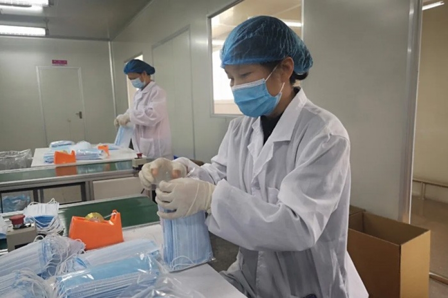 慶元首條一拖二全自動口罩生產線投入試生產